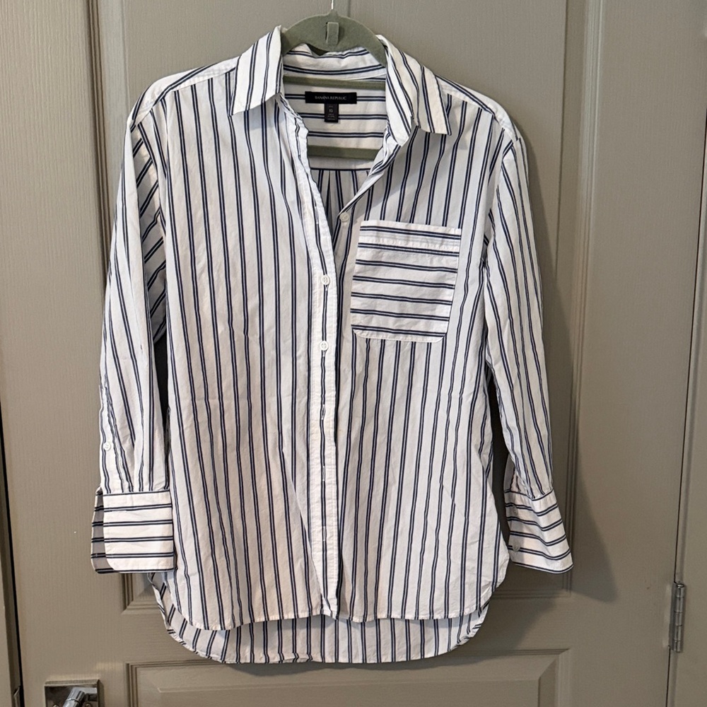 Banana republic XS petite blue striped oxford shirt